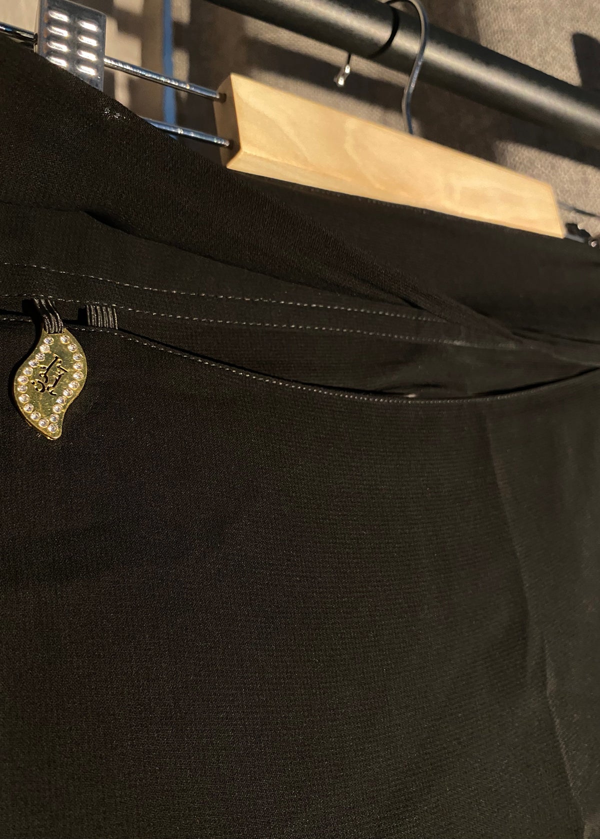 Bedoon Essm Eye Flapped & Charmed Black Niqab